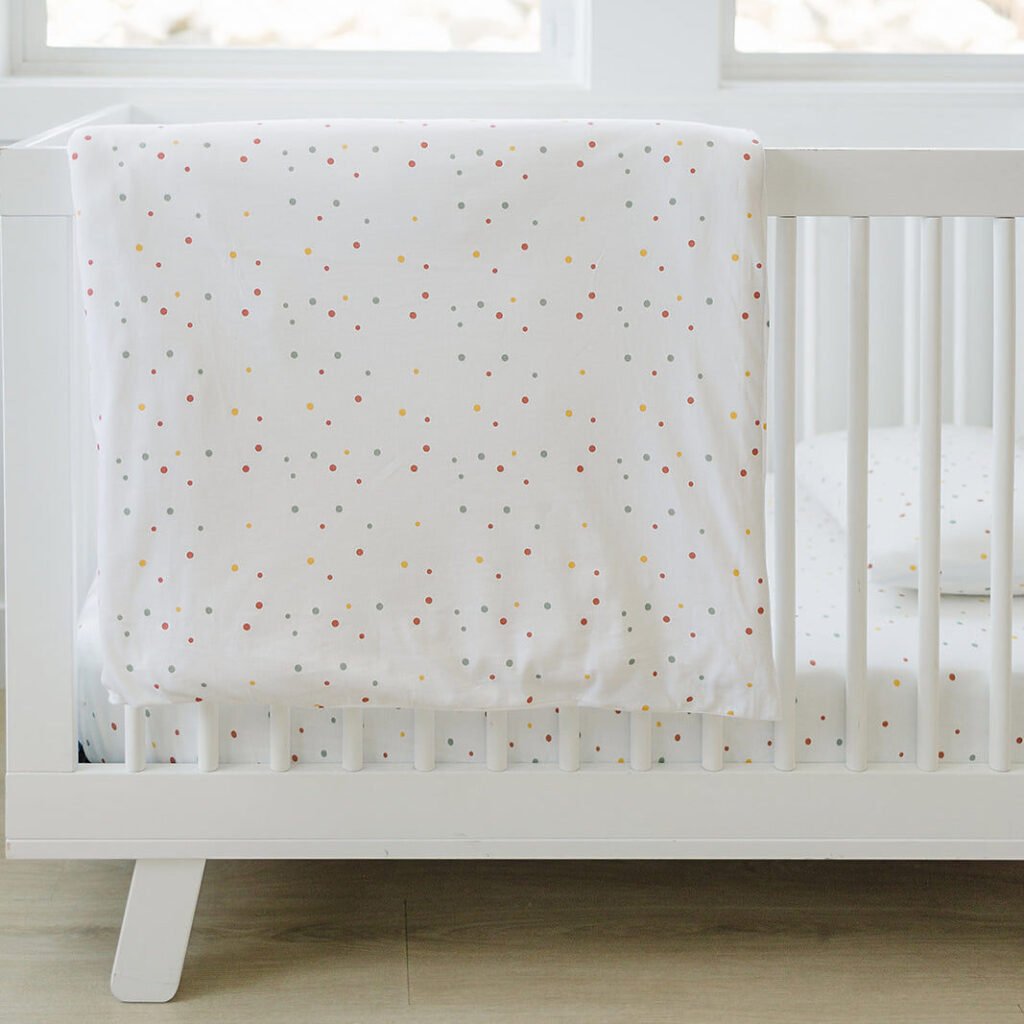 Organic cotton toddler duvet cover in a dots print